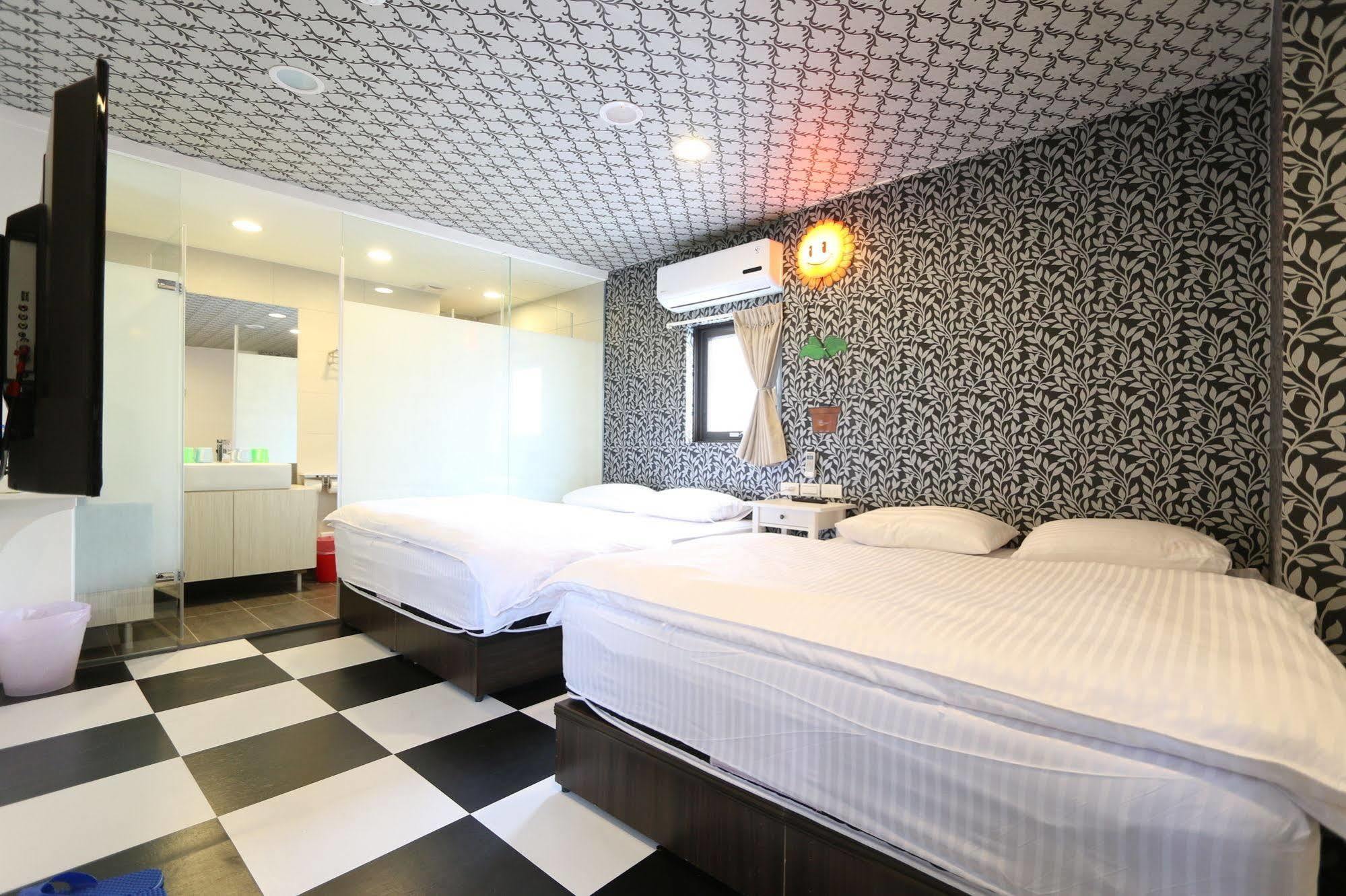 Ying Mu Home Джиуфен Екстериор снимка